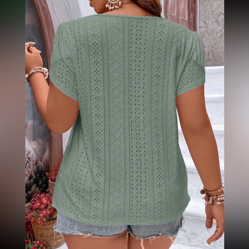 Boho plus size contrast lace petal sleeve blouse - Picture 5 of 16